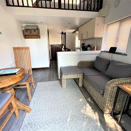 The Stables - Detached Cottage With Private Garden & Hot Tub St Austell Exterior foto